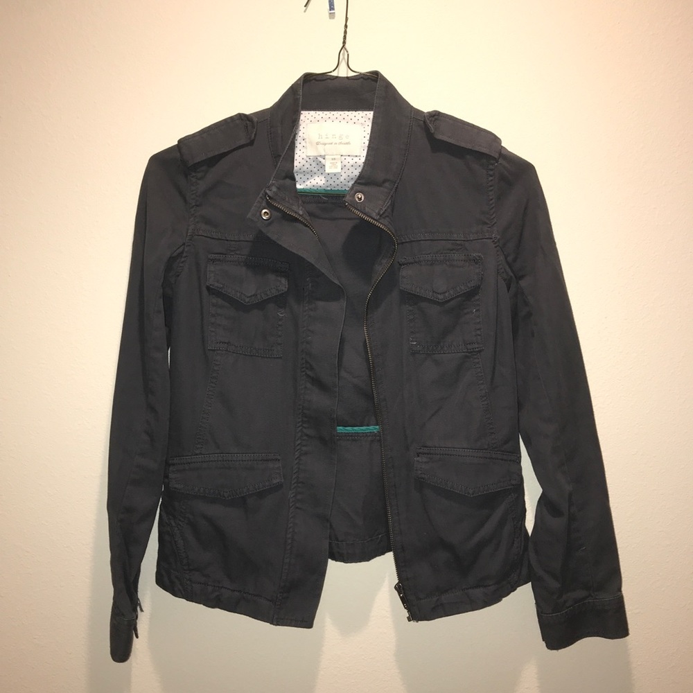 Hinge fall jacket